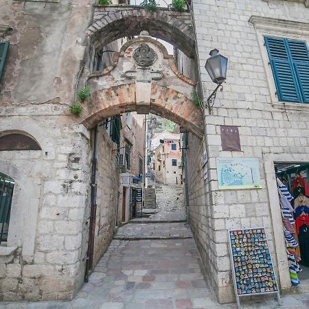 Apartment Alexandra Kotor Eksteriør bilde