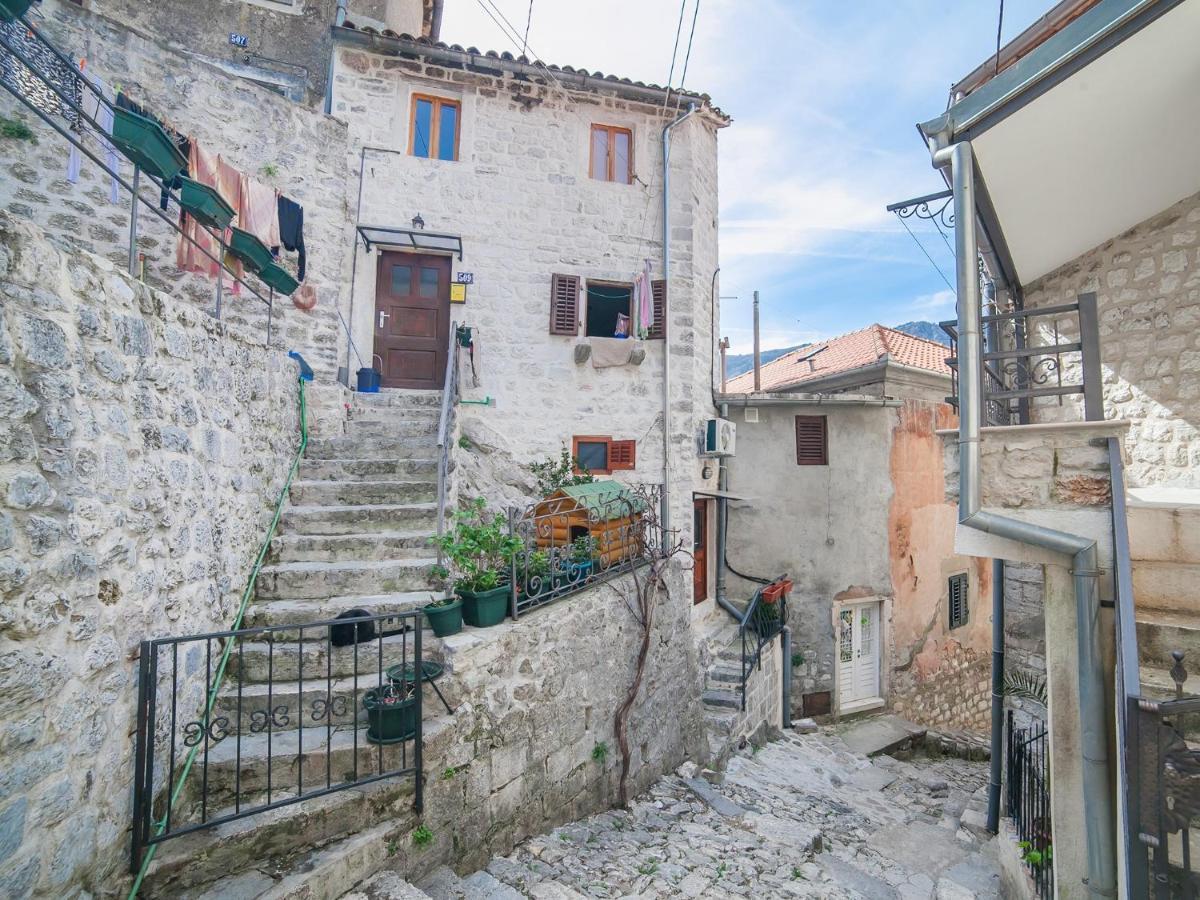 Apartment Alexandra Kotor Eksteriør bilde