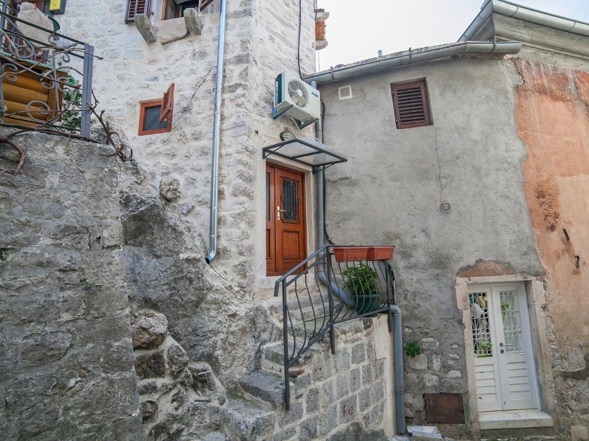 Apartment Alexandra Kotor Eksteriør bilde
